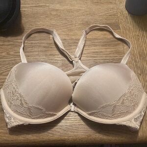Ladies bra with lace front snap
